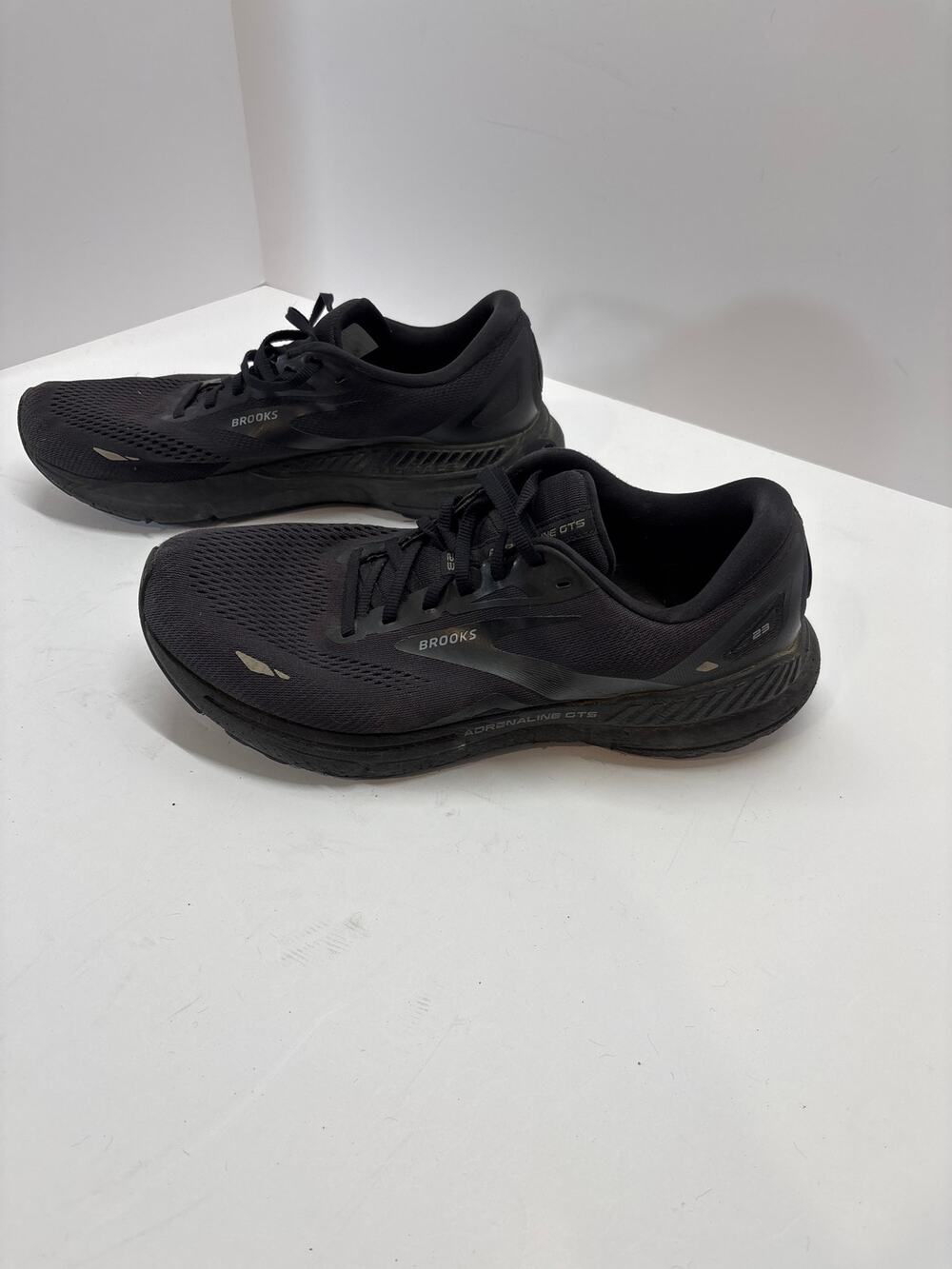 Brooks Adrenaline GTS Men’s Running Shoes Size 10.5 Black Gray Athletic